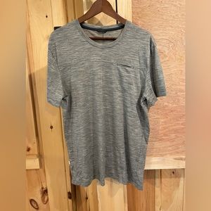 IceBreaker 100% Merino wool pocket T-shirt Size Large